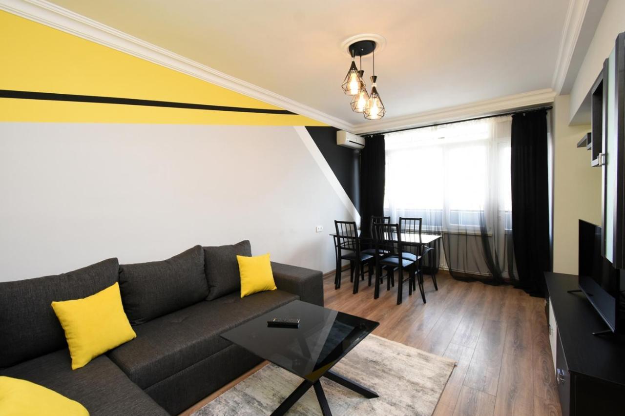 Positive Apartment In Center Of Yerevan City Exterior photo